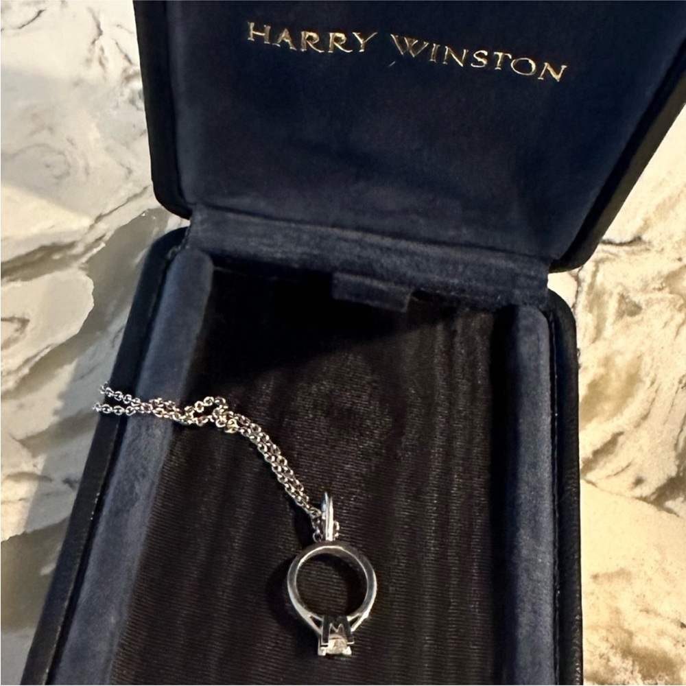 Harry Winston Engagement Ring Platinum
Charm